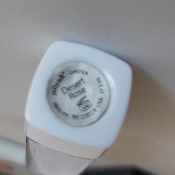 Noyah desert rose Lipstick - Picture 3 of 3